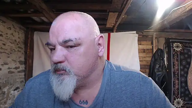 Newfiesausage1972 live sex cam