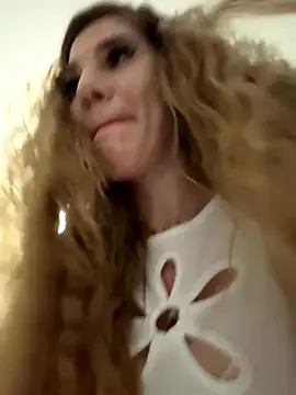 didihairypussy's cam snapshot