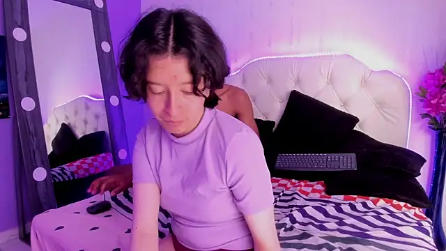 CoralAndOcean_'s cam snapshot