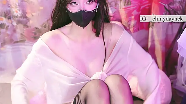 Anytoly live sex cam