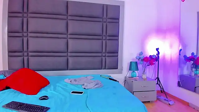 Aliss_Aron's cam snapshot