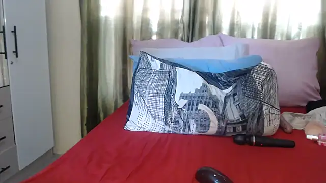 Foxybrownxx1 live sex cam