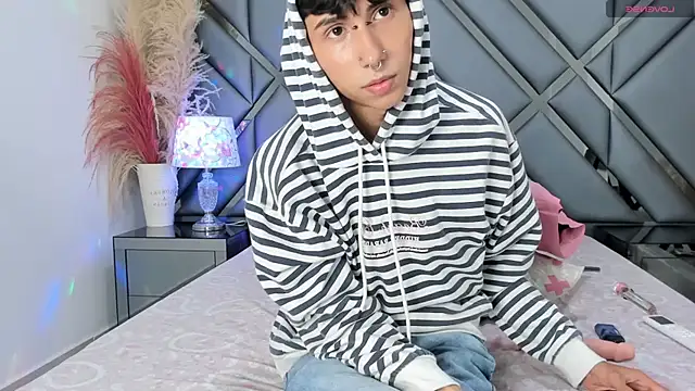 Milan_LewisS live sex cam