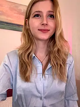 LunaRase live sex cam