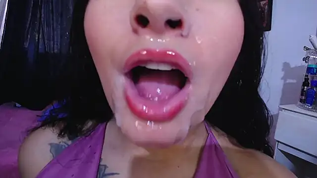 Sharlottee live sex cam