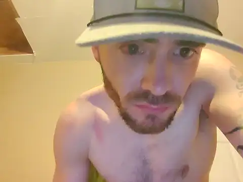 Huntzg23 live sex cam