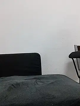 Lucy_1_roso live sex cam