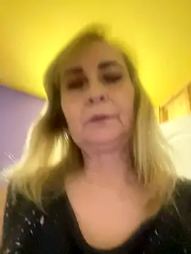 Irina2909@xh live sex cam