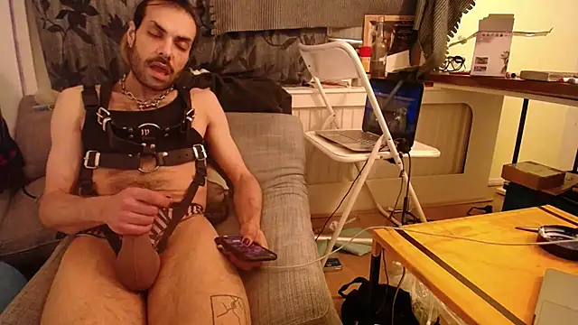 P4RtYBOII92 live sex cam