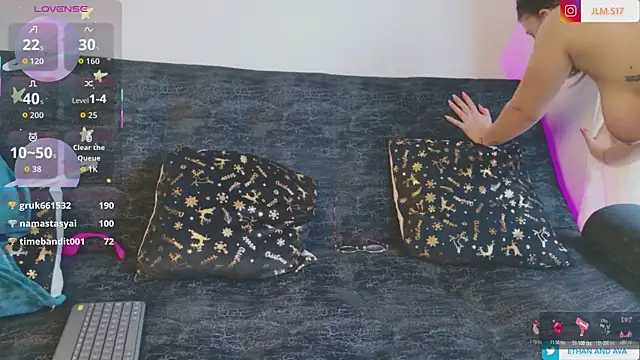 ethan_and_ava's cam snapshot