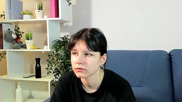 ShanaHearns live sex cam