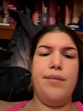 IssadoraaPink live sex cam