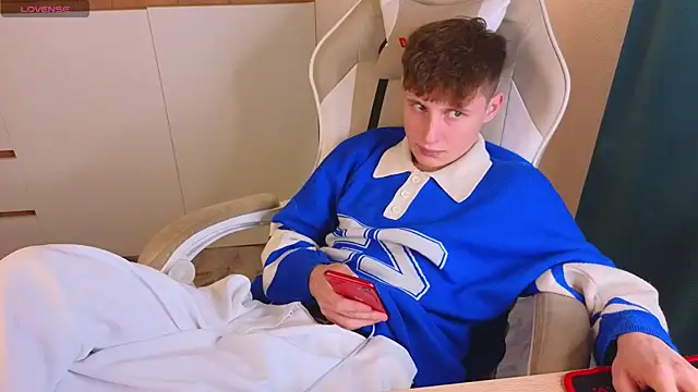 crisp1n live sex cam