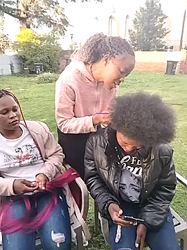 BlondieBitch live sex cam