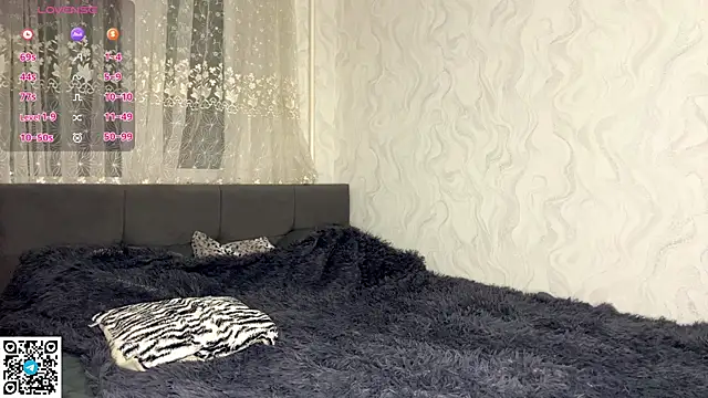 LindyEckland live sex cam