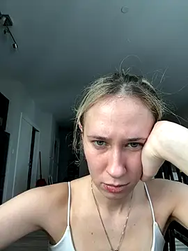 M1ssyk1ssy live sex cam