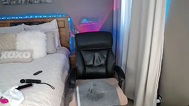 Lenaxox live sex cam