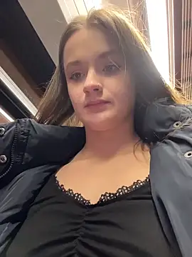 KittyQueeny live sex cam