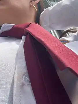 Alysson-- live sex cam