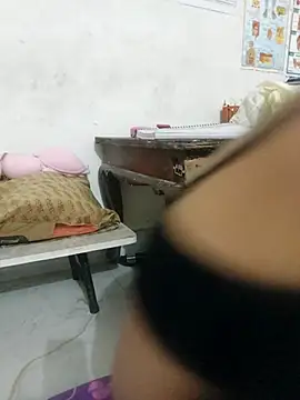 Vaani_Cutie live sex cam