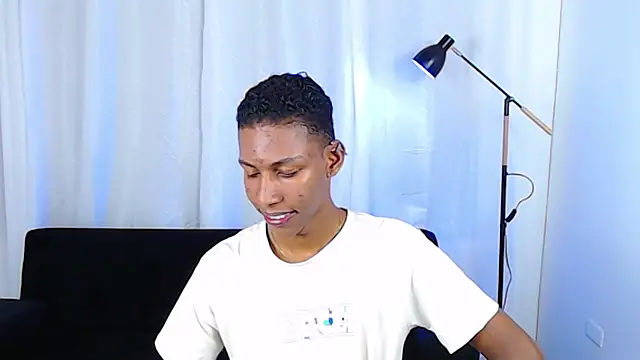 maiki18_ live sex cam