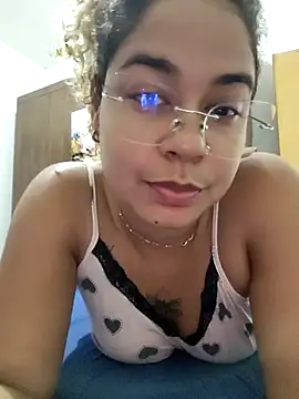 VitoriaFernandes live sex cam