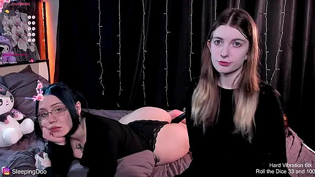 SleepingDuo live sex cam