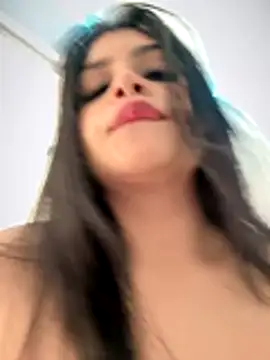 LucianaQuen live sex cam