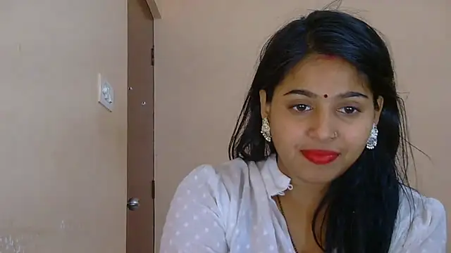 Cute-Simmi69 live sex cam