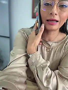 _Bella-Office1 live sex cam