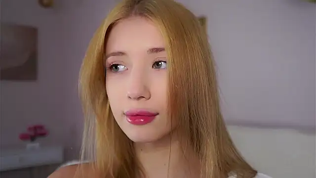 SunnivaCovil live sex cam