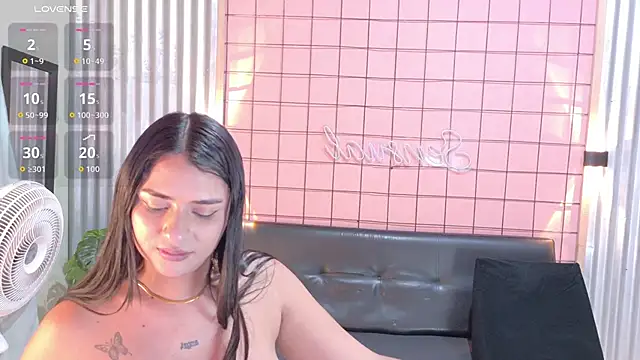 mensia_hernandz live sex cam