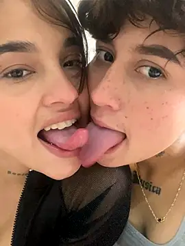 Miia_Hoot live sex cam