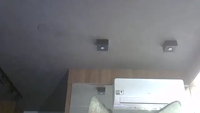 SkinnyKitten live sex cam