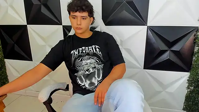 Dani_cumboy live sex cam