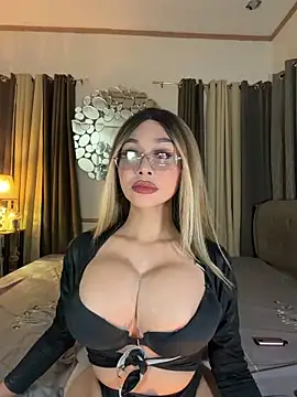 Monstercockgoddessx live sex cam