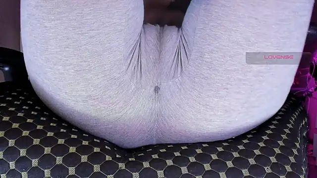 Cameltoe_squirt_inPants live sex cam
