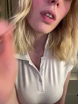 HoneyRay live sex cam