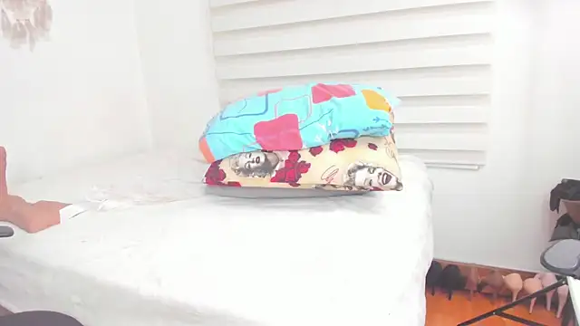 SharonVelvet live sex cam