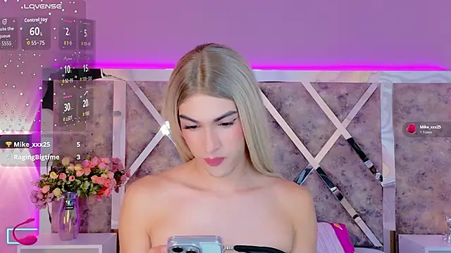 MaxiRogers live sex cam