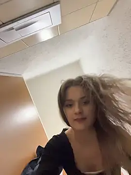 KittyQueeny live sex cam