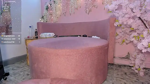 ThiccyLexxy live sex cam