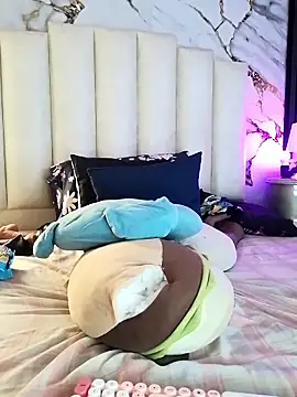 mollieblue69 live sex cam