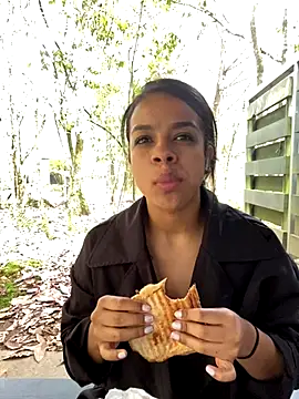 trianawhite live sex cam