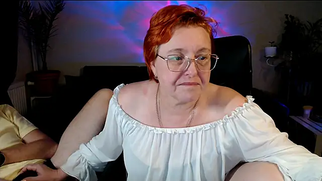 JoannaAndNeighbour live sex cam