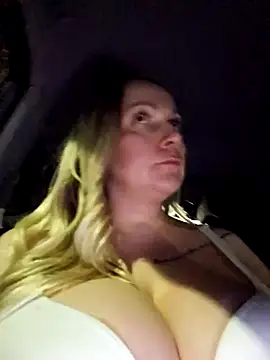 Bondgirl_013 live sex cam