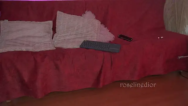 roselinedior live sex cam