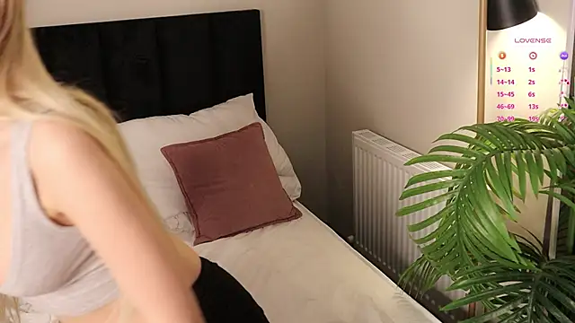 Sandy-the-Squirrel live sex cam