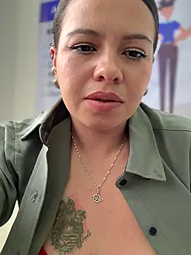 Ariana-07 live sex cam