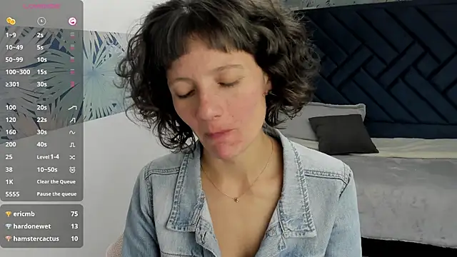 Valery_More__ live sex cam